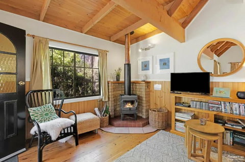 Romantic Tricklebeck Spa Cottage - Foster Accommodation 1