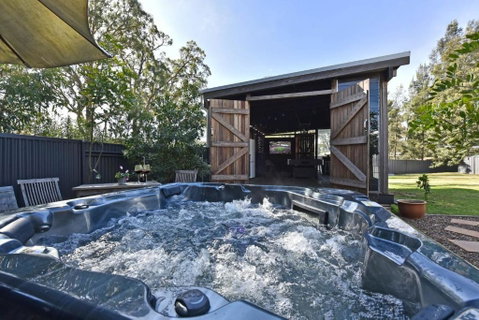 Rose Cottage Studio Romantic Or Solo Getaway. Spa, Games Room - Foster Accommodation 0