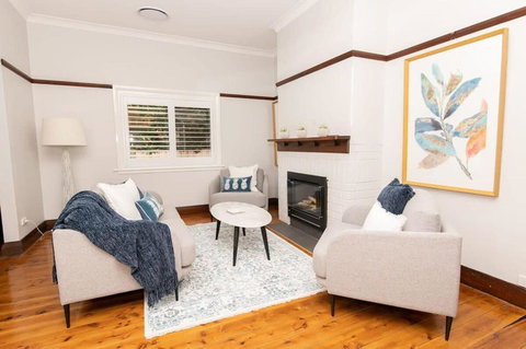 Rose Hill On Hamer, 1940s Charming Cottage Near Cook Park - Foster Accommodation 2