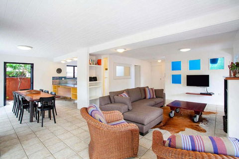 Ross Cres Spacious Private Beach House - Foster Accommodation 2