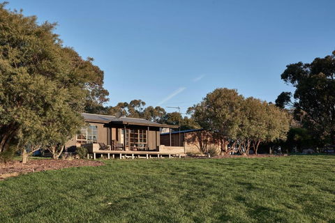 Ross Farm - Cabin - Foster Accommodation 1
