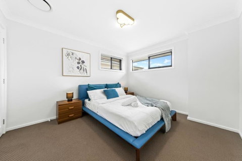 Rouse Hill Fancy 5bedrooms House - Foster Accommodation 3