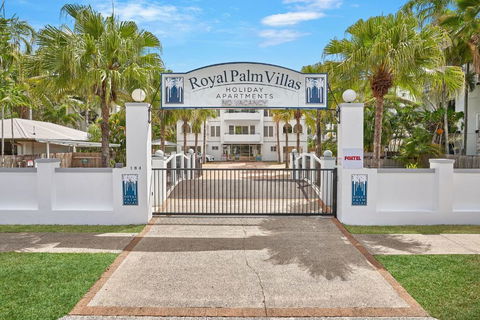 Royal Palm Villas - Foster Accommodation 2