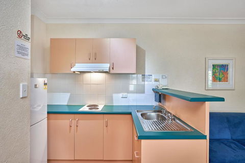 Royal Palm Villas - Foster Accommodation 1