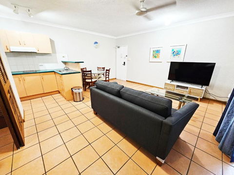 Royal Palm Villas - Foster Accommodation 0