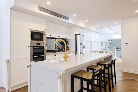 Royal Redfern I90 - Foster Accommodation 2