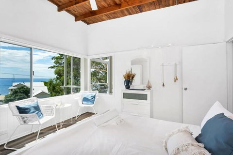 Sally Beach House With Ocean Views - Foster Accommodation 1