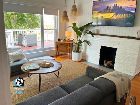Saltwater Sunsets Seaside Haven With Ocean Views - Foster Accommodation 2
