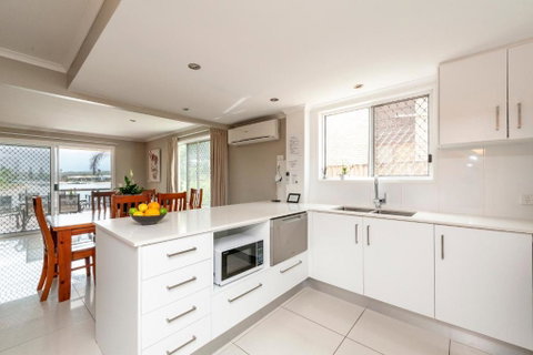 Saltwater Villas - Pet Friendly Accommodation - Foster Accommodation 3