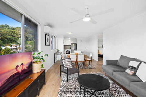 Salty Sea Breeze Apartment 500m To Waters Edge - Foster Accommodation 0