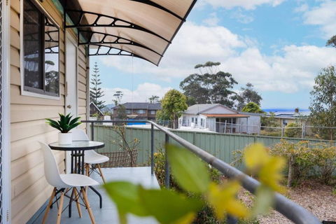 Salty Vibes - Foster Accommodation 1