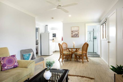 Salty Vibes - Foster Accommodation 3