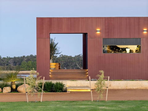 Samphire Chalet Tuart - Foster Accommodation 0