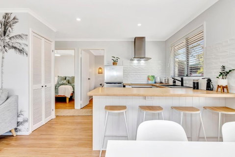 Sanbis Cabin - Hidden Boutique Retreat, Sea Views - Foster Accommodation 3