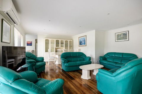 Sand And Foam - Foster Accommodation 2
