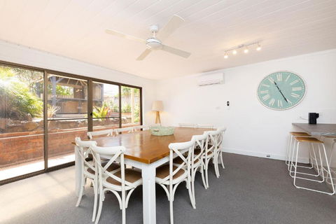 Sand Dunes - Foster Accommodation 2