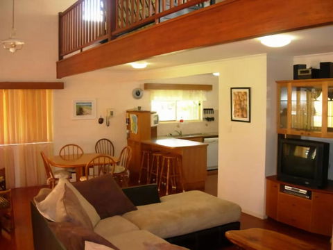 Sand Piper Cottage Rainbow Beach - Foster Accommodation 2