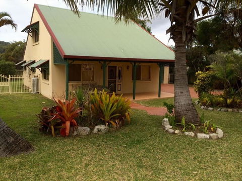 Sand Piper Cottage Rainbow Beach - Foster Accommodation 0