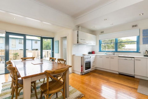 Sand Surf And Sunshine - Foster Accommodation 1