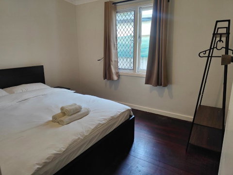 S&S Guest House - Foster Accommodation 0