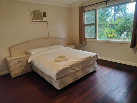 S&S Guest House - Foster Accommodation 1