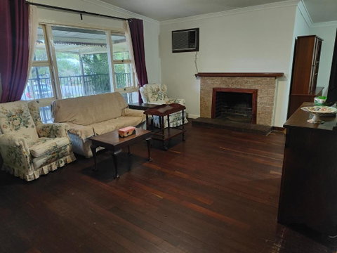 S&S Guest House - Foster Accommodation 2