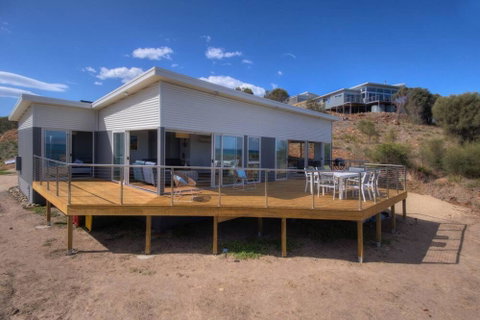 Sandbar Beach House - Foster Accommodation 1