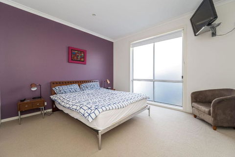 Sandpiper 5 - Close To Town And Beach - Foster Accommodation 2
