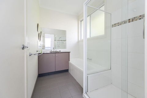 Sandpiper 5 - Close To Town And Beach - Foster Accommodation 3