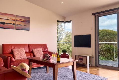 Sandpipers Beach - Foster Accommodation 2