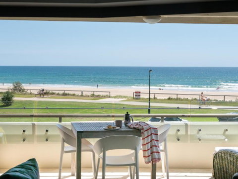 Sandrift Beachfront Apartments - Foster Accommodation 2