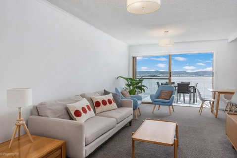 Sandy Bay Waterfront - Foster Accommodation 0