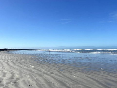 Sandy Bottoms Beach Escape - Foster Accommodation 1