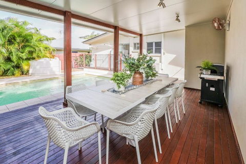 Sandy Burrows - Foster Accommodation 0