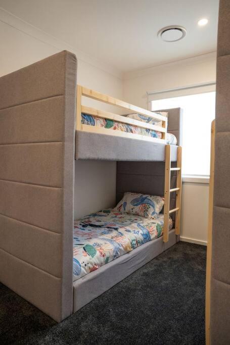 Sandy Feet Retreat - Foster Accommodation 3