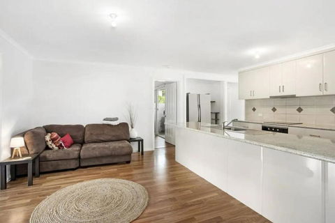Sandy Retreat At Apollo Bay - Foster Accommodation 3