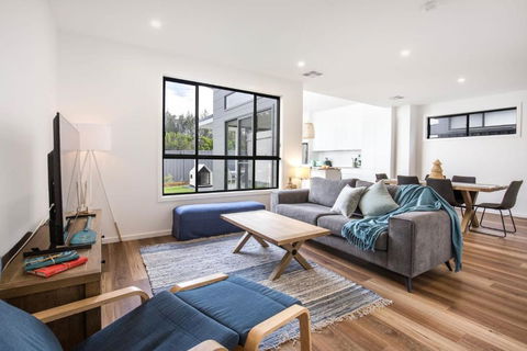 Saoire - Pet Friendly - 5 Mins Walk To Beach - Foster Accommodation 1