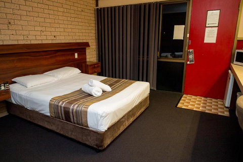 Sarina Motor Inn - Foster Accommodation 1