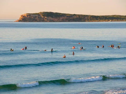 Sea Breeze Coastal Beach House Pet Friendly - Foster Accommodation 2