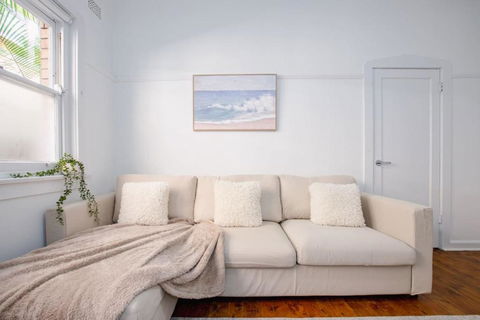 Sea Breeze Retreat, Central Location, Ground Floor Convenience, Perfect For Families And Business Travelers - Foster Accommodation 2