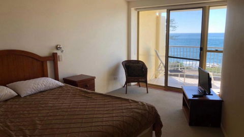 Sea Eagles Unit 9 - Foster Accommodation 2