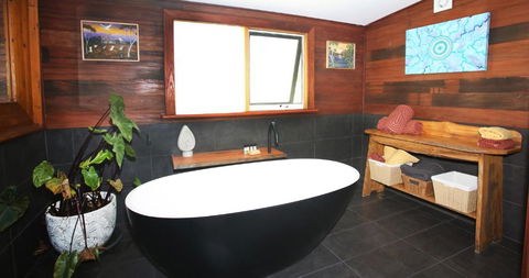 Sea Foam Cottage - Foster Accommodation 1