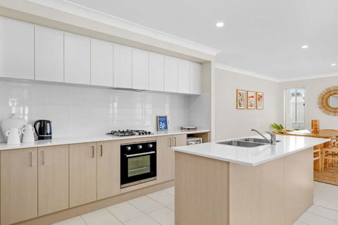 Sea La Vie Two 400m To Waters Edge - Foster Accommodation 1