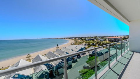 Sea Side 508 - Foster Accommodation 0