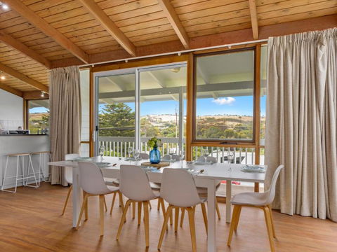 SeaEsta 10 Lewis Road Carrickalinga - Foster Accommodation 2