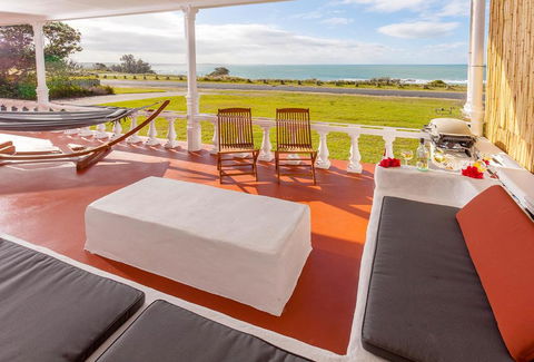 Seascape Beach House - Foster Accommodation 1