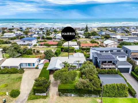 Seashells 63 Morrison Ave Middleton - Linen Included - Foster Accommodation 0