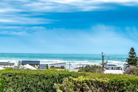 Seashells 63 Morrison Ave Middleton - Linen Included - Foster Accommodation 1