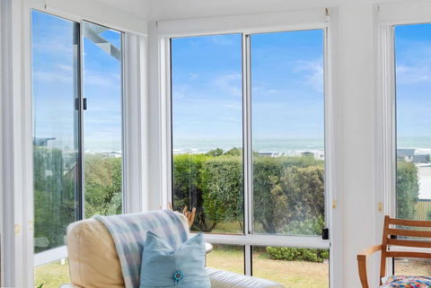 Seashells 63 Morrison Ave Middleton - Linen Included - Foster Accommodation 2