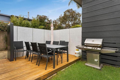 Seaspray Getaway - Foster Accommodation 3
